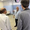 Fábio Lopez conhece as instalações da Santa Casa de Santos
